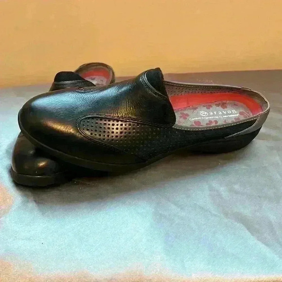 New Balance Black Mules - Picture 7 of 7